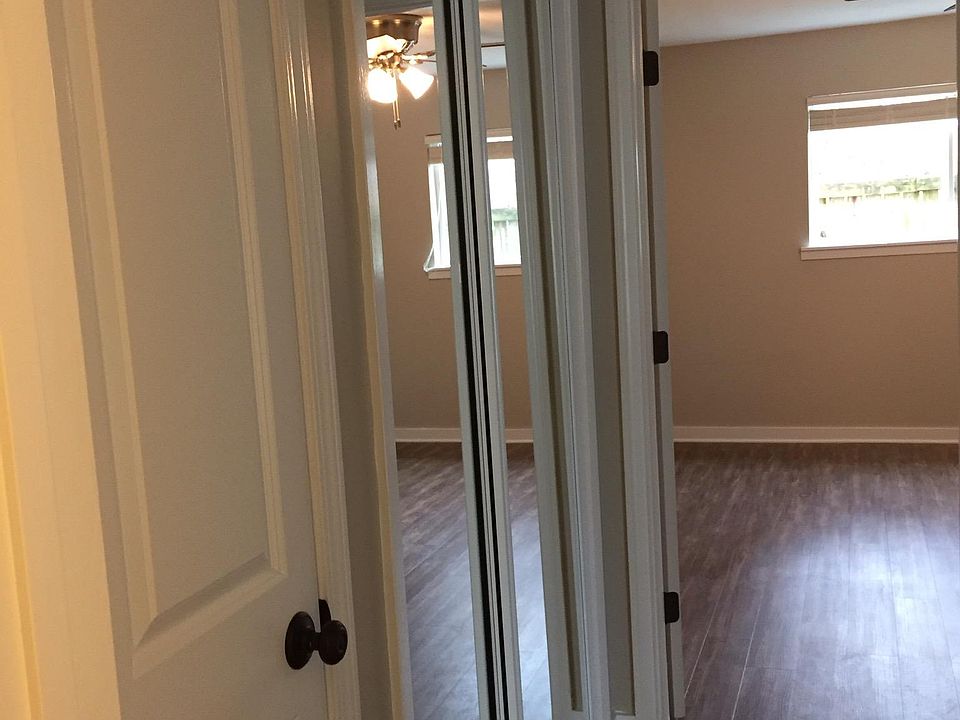 Hall to bedroom.