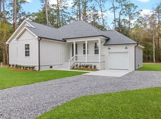 22491 Treadaway St, Mandeville, LA 70471
