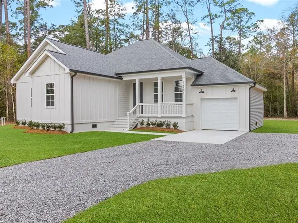 22491 Treadaway St, Mandeville, LA 70471