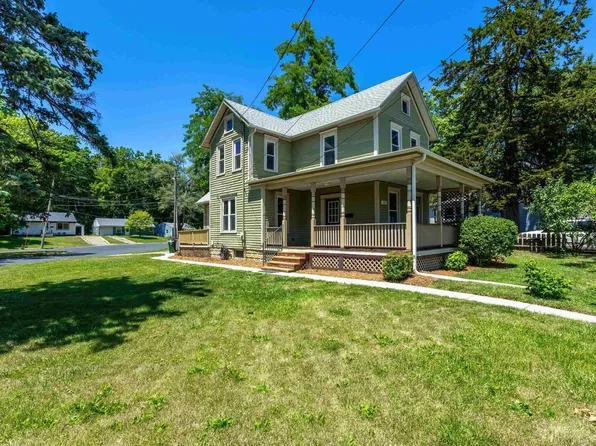 1322 Christie St, Davenport, IA 52803