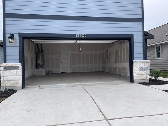 2nd image of 12408 Zenyatta Pl