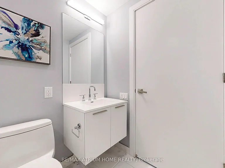 1 Gloucester St #715 — Photo 31