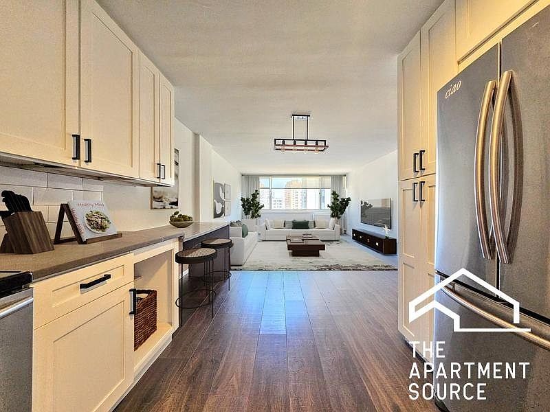 1st image of 1346 N Dearborn St #10