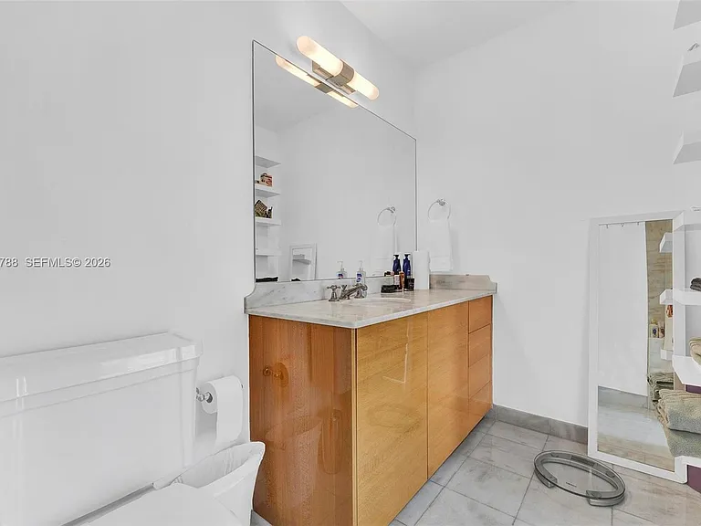 50 S Pointe Dr #2102 — Photo 15