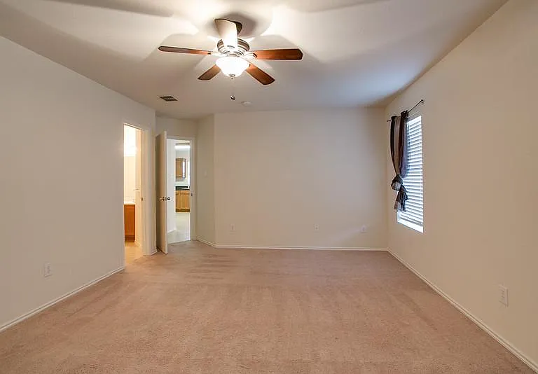 4541 Martingale View Ln — Photo 19