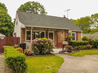 13 Duke St, Bay Shore, NY 11706