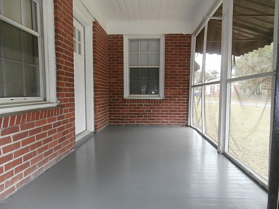 4th image of 8007 Lexington Dr