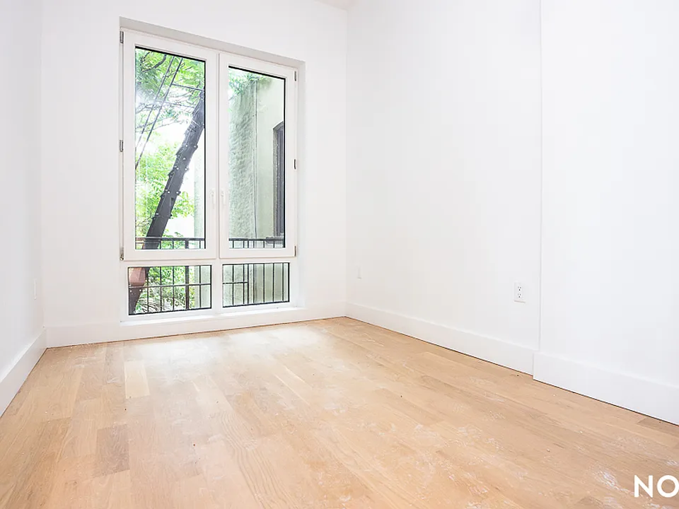 987 Bedford Ave #4F