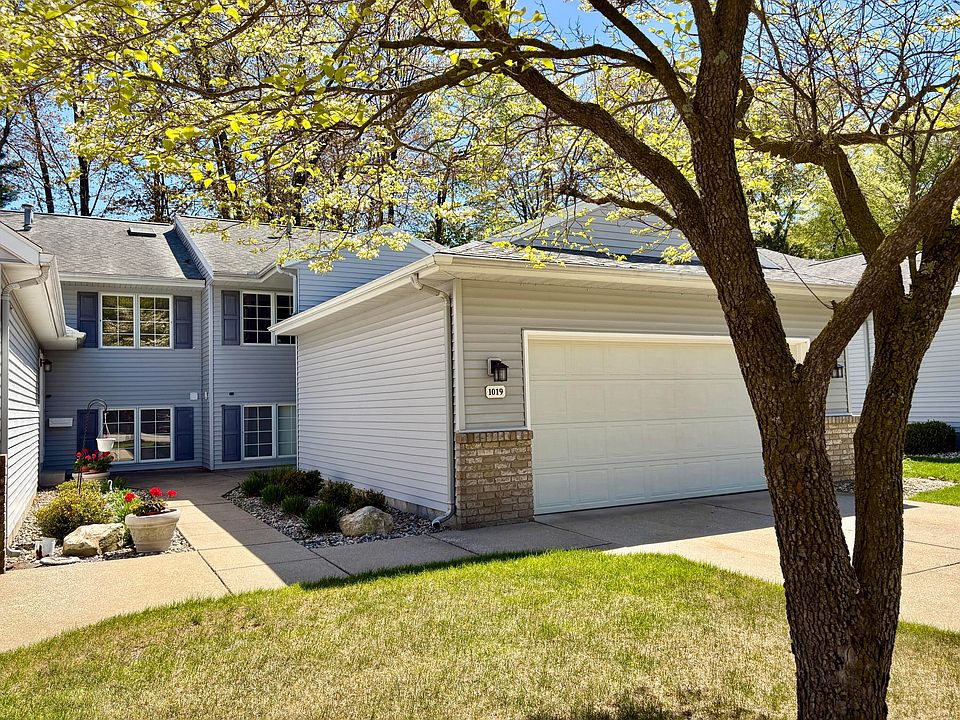 1st image of 1019 Hidden Creek Dr #17