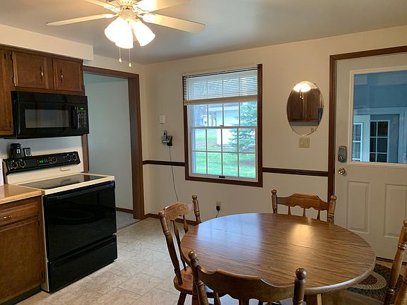 4th image of 221 Chippewa Trl