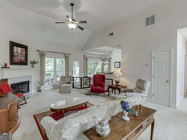 6440 Deep Woods Ct — Photo 10