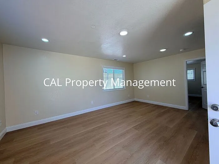 1 bed, 1.0 bath, $2,795 — Photo 2