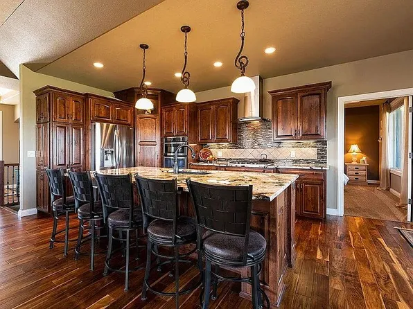 3403 Valley Dr, Bismarck, ND 58503