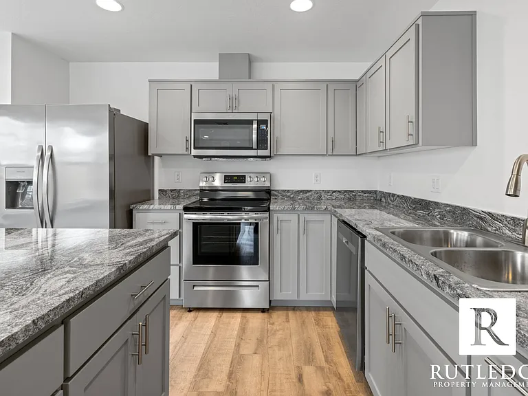 363 Lozier Ln — Photo 5