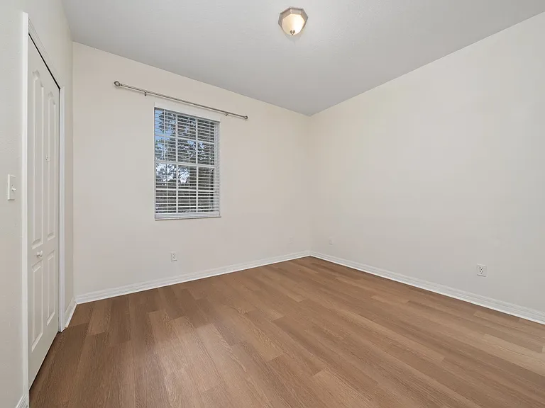 10612 Savannah Wood Dr — Photo 17