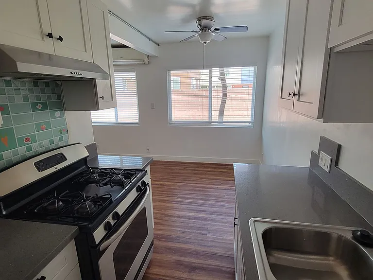 6623 Troost Ave — Photo 8