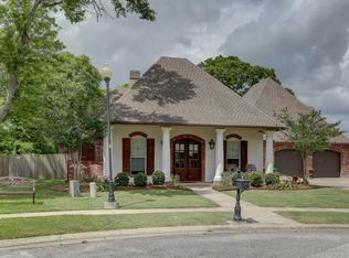 129 Diamond Creek Dr, Broussard, LA 70518