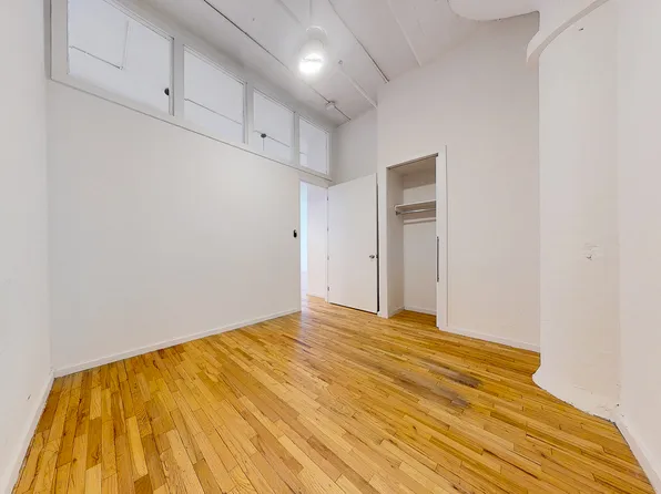 315 Seigel Street image 9 of 21