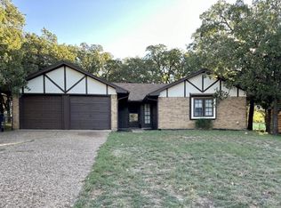 316 Woodard Ln, Azle, TX 76020