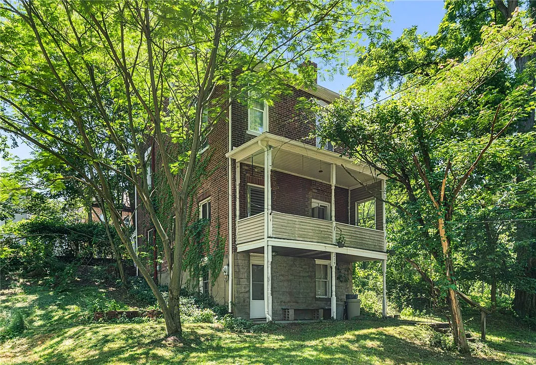 219 Wilbert St photo 1