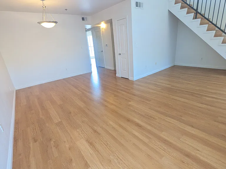 811 N Hayworth Ave #203 — Photo 8