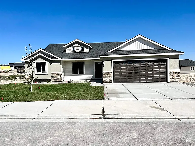 585 Kanner Ln — Photo 2