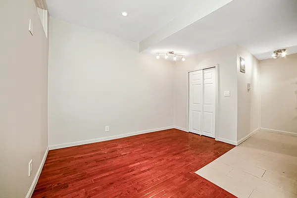 Rented by Reliance Realty Partners LLC  | media 6