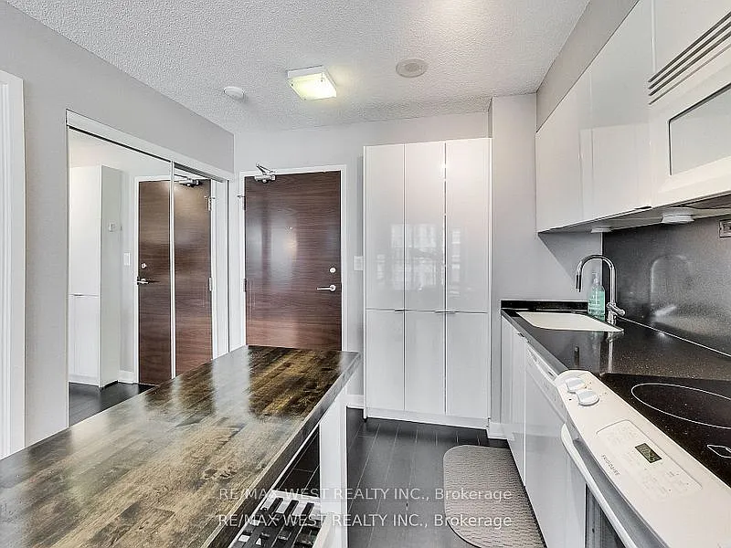 1 bed, $2,400 — Photo 3