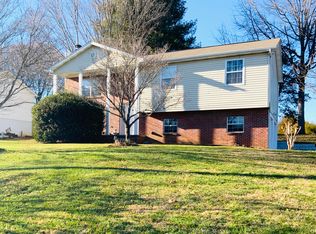 1809 Wayside Rd, Knoxville, TN 37931
