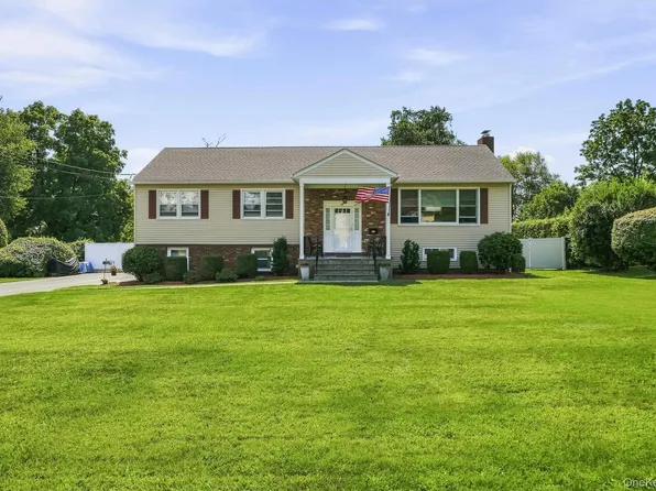53 Greenwood Lane, Valhalla, NY 10595