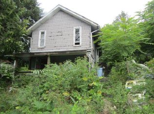 19 Mid Point Ln, Wheeling, WV 26003