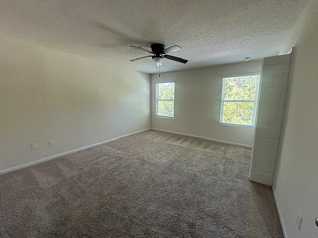 921 Capitol Pkwy — Photo 5