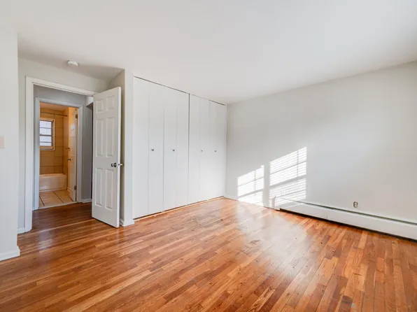 4 Goslee Dr, Manchester, CT