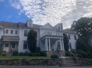 150 Bayberry Ln, Westport, CT 06880