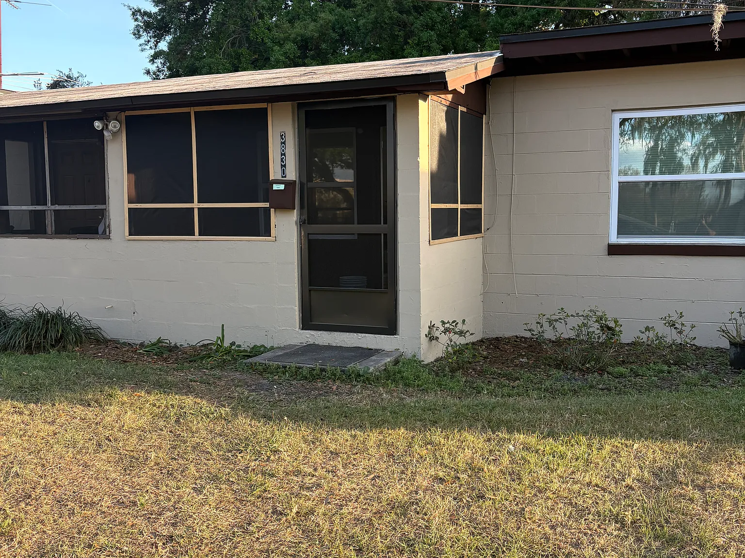 2 bed, 1000 sqft, $1,100 — Photo 1