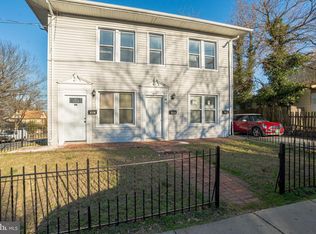 4137 34th St, Mount Rainier, MD