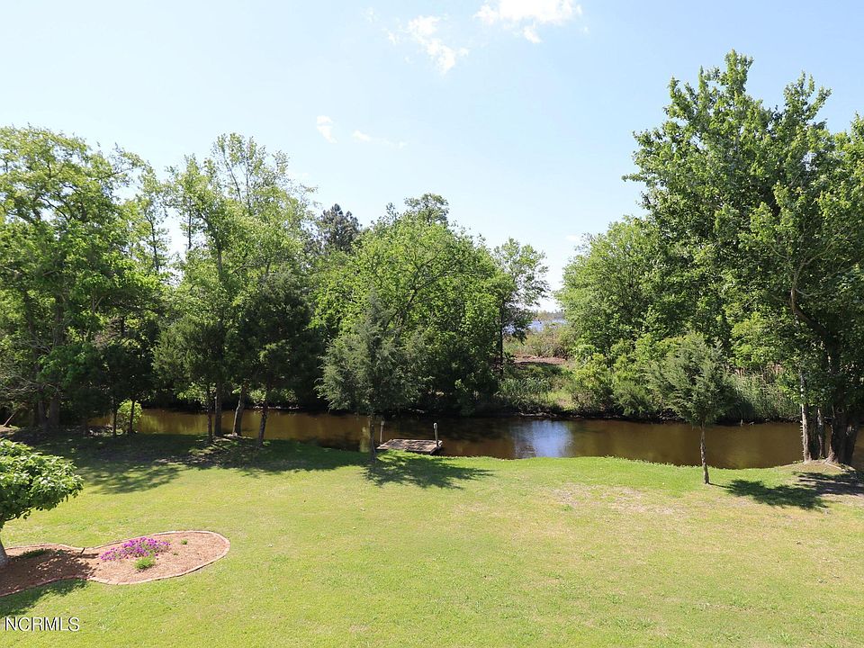 1st image of 134 Riverwalk Ln