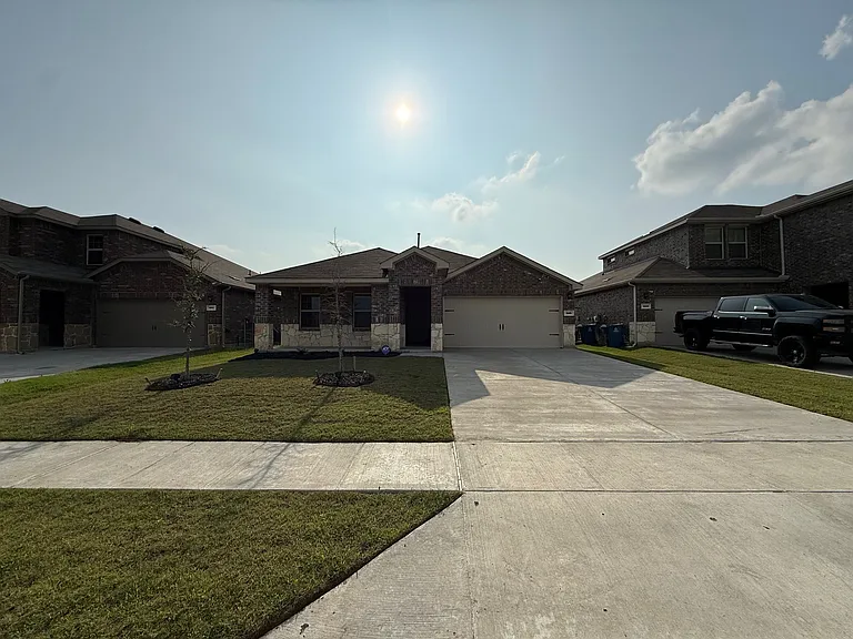 305 Charmed Way — Photo 4