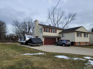 1552 Henry Ruff Rd, Garden City, MI 48135