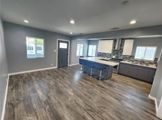 15524 Tupper St, North Hills, CA 91343