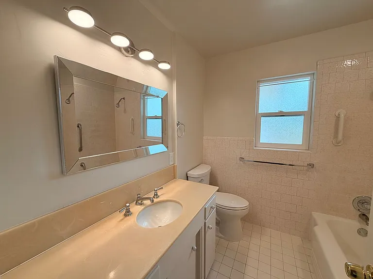 922 Maple St — Photo 42