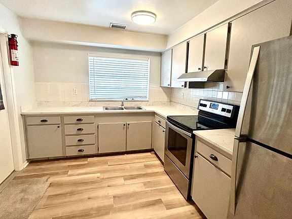 5th image of 1020 Elmwood St #10202D