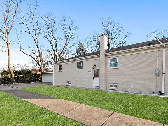 3rd image of 8433 Central Ave
