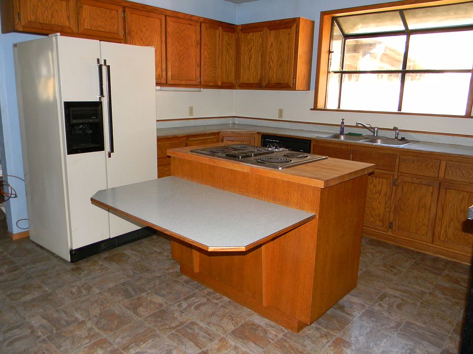 2nd image of 86 Bailey St