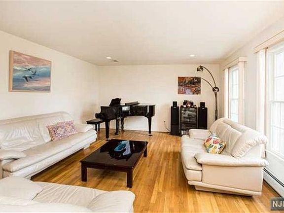 5th image of 1 Blair Pl