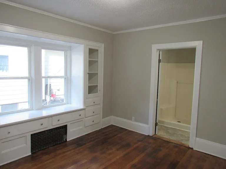 1031 Collinwood Ave — Photo 10