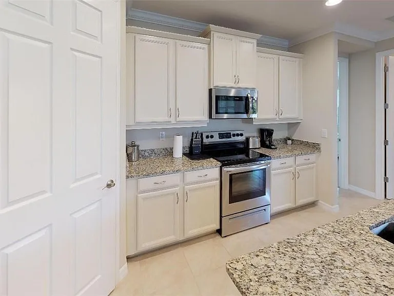 255 Maraviya Blvd — Photo 3