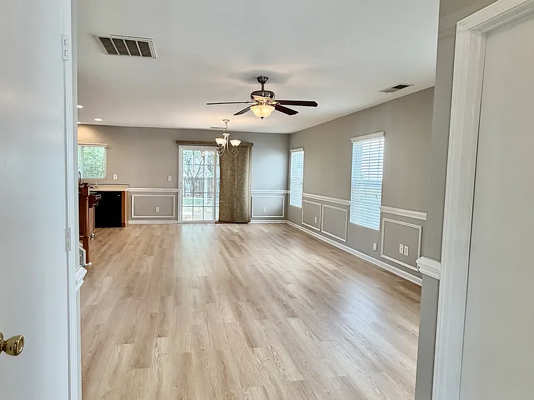 551 Tribune Dr — Photo 6