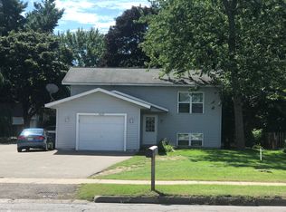 408 W 32nd St, Holland, MI 49423