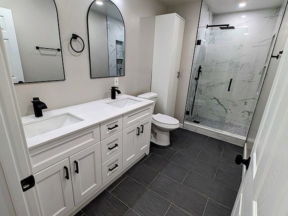 4th image of 2271 Finch Ln